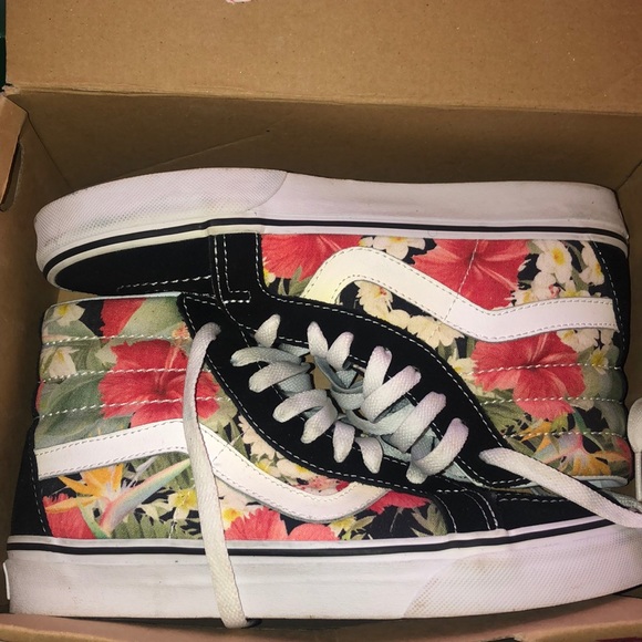 Sneakers - Picture 1 of 3